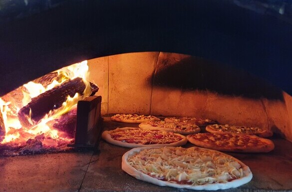 Earth Oven Wood Fired Pizza